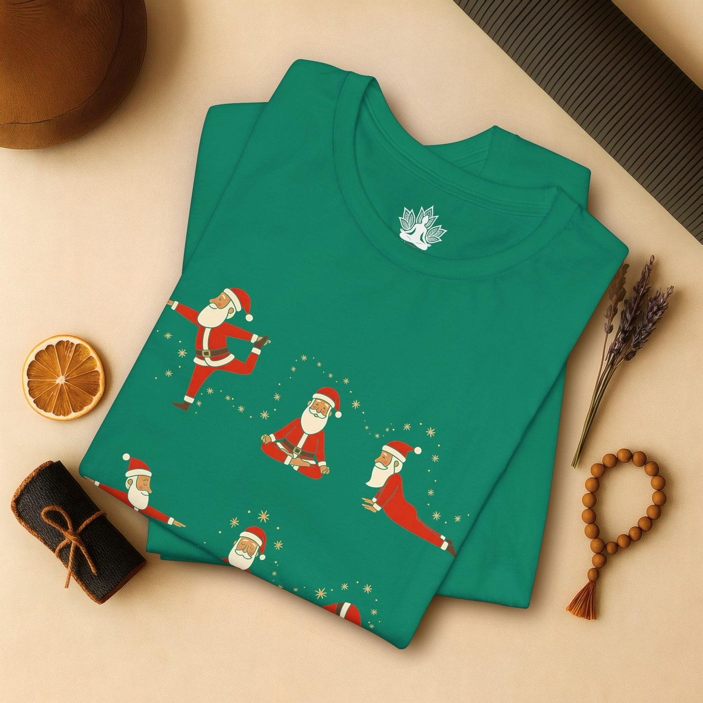 T-shirt de Noël avec postures de yoga du Père Noël - Pensées et pleines de conscience