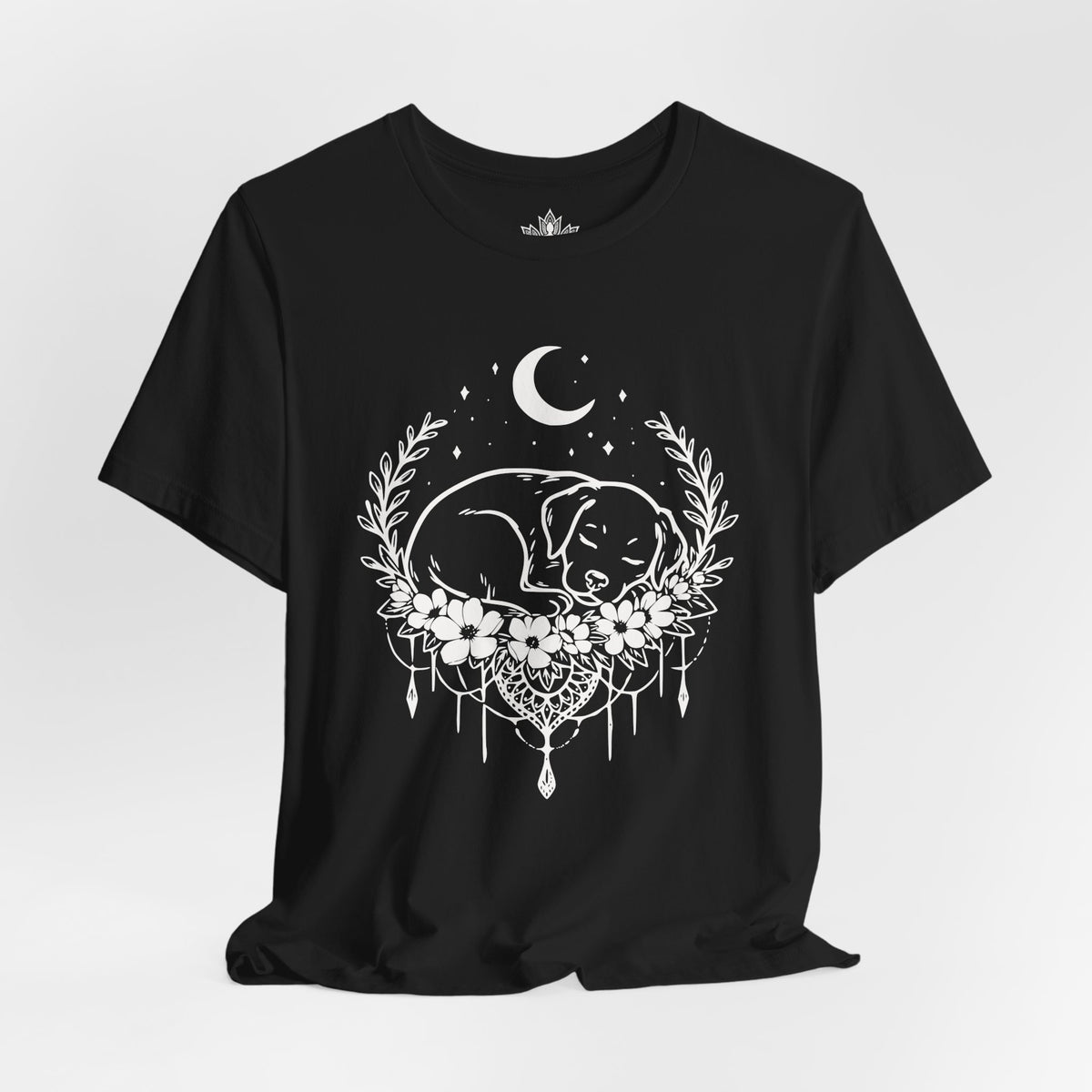 Chien endormi sous la lune