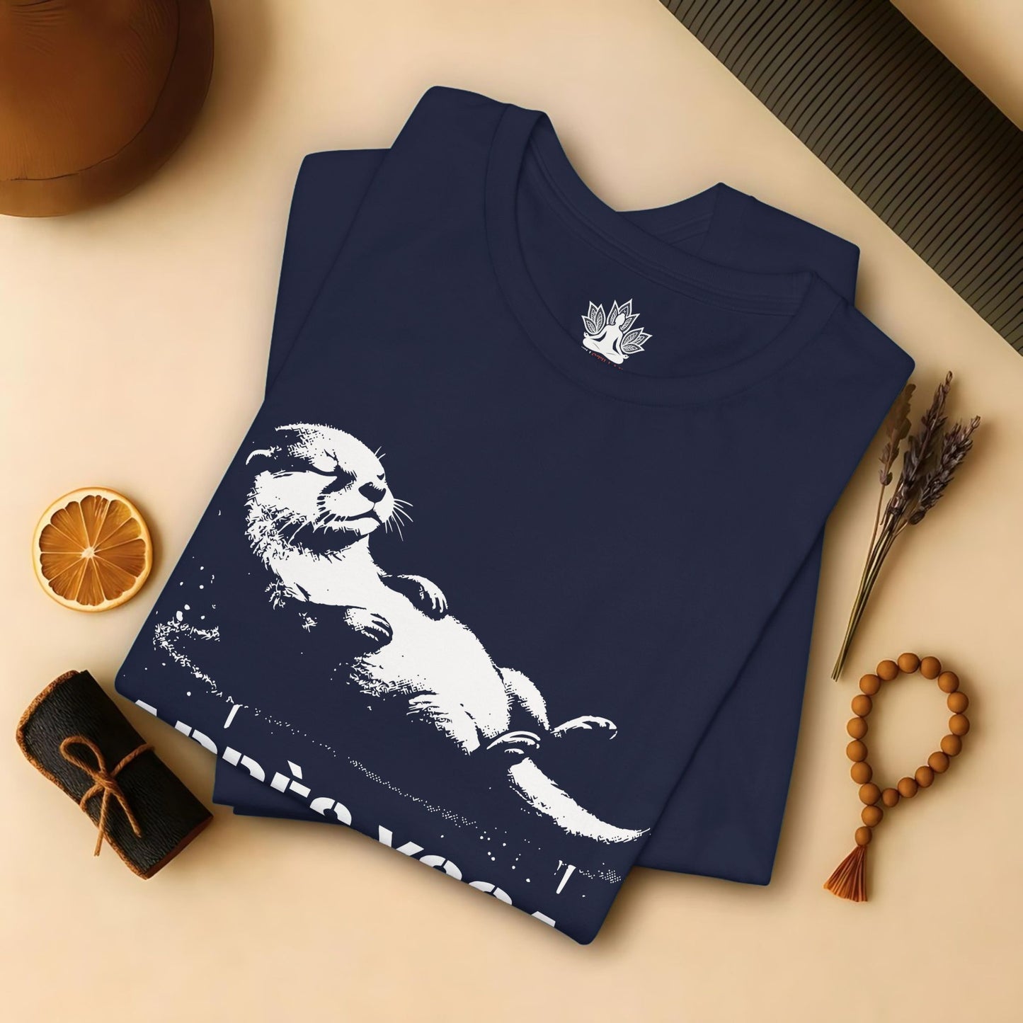 Après Yoga Otter – Cozy Shadow Art Tee