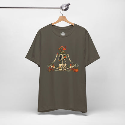 Skeleton Meditation – Halloween Mushroom Men Tee