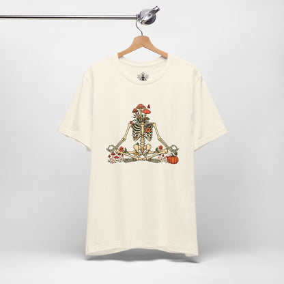 Skeleton Meditation – Halloween Mushroom Men Tee