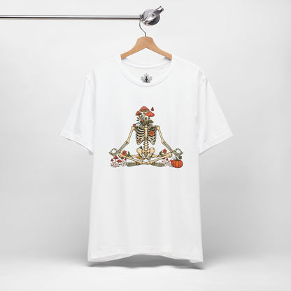 Skeleton Meditation – Halloween Mushroom Men Tee
